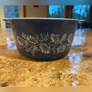 Pyrex Colonial Mist 473-B 1 qt. vintage casserole dish produced 1983 to 1986.
